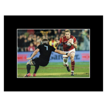 Signed Liam Williams Photo Display 16x12 - Wales Icon